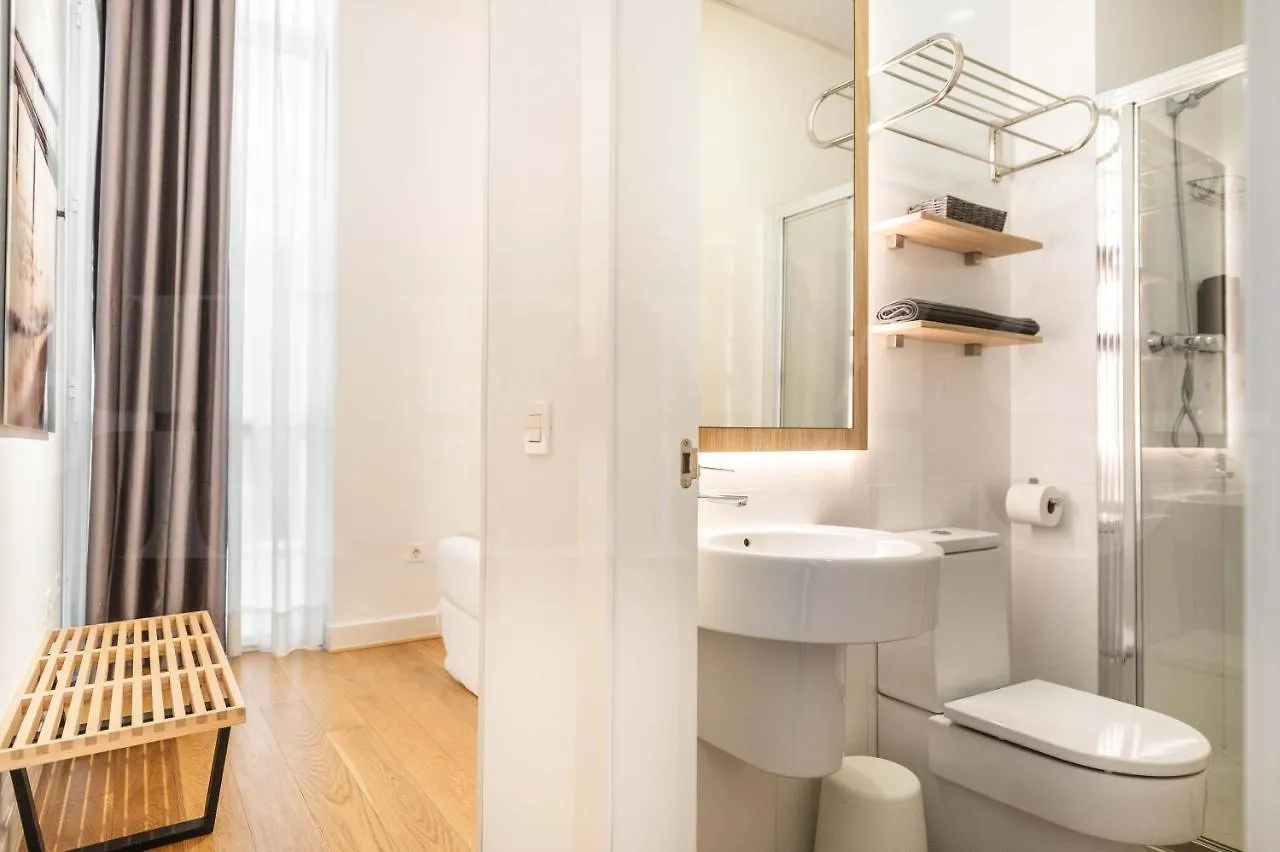 Apartment With Balcony In The Heart Of Malaga By Rems