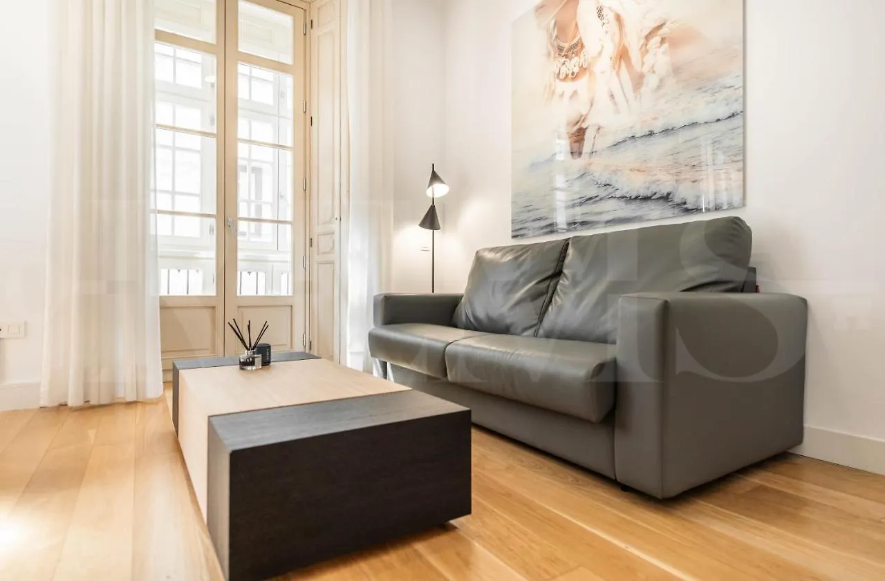 Apartment With Balcony In The Heart Of Malaga By Rems