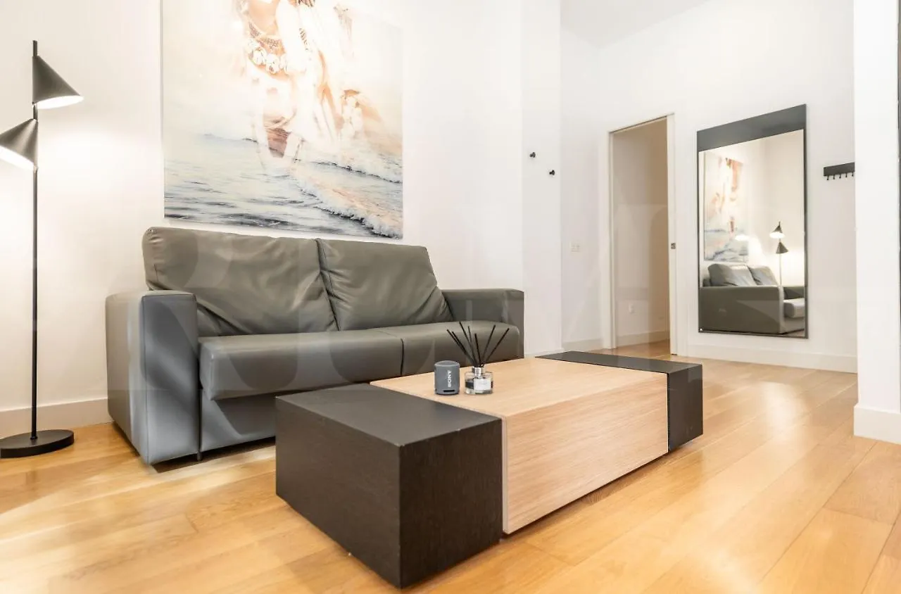 Apartment With Balcony In The Heart Of Malaga By Rems